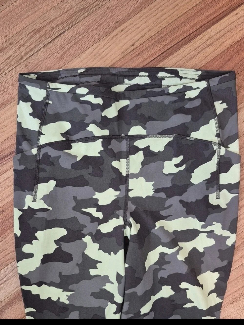 NWOT Lululemon Green Camo Leggings w Pockets Sz 14